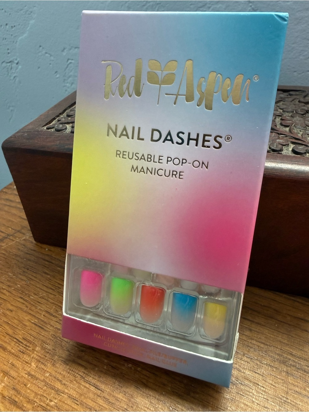 Red Aspen Pop-On Manicure Nail Dashes - Rainbows